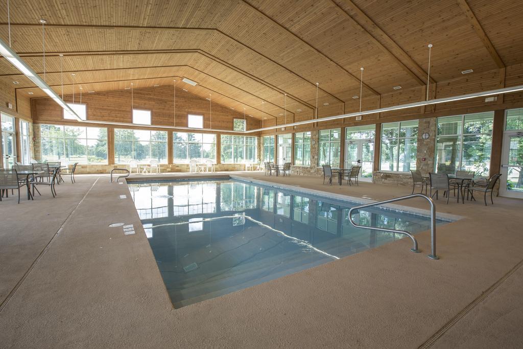 Swan Lake Resort プリマス エクステリア 写真